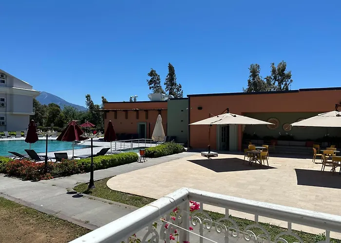 Defne Beach Suites